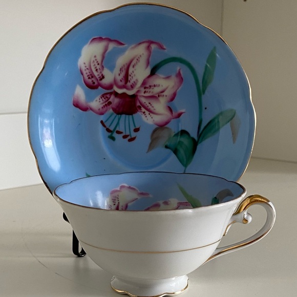 VTG BLUE WITH PURPLE FLOWERS TEACUP AND SAUCER AIYO CHINA MADE IN OCCUPIED JAPAN - Picture 7 of 7